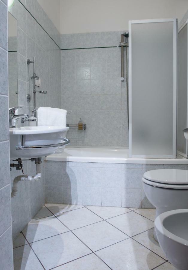 B&B Luxury Salerno Central Bagian luar foto